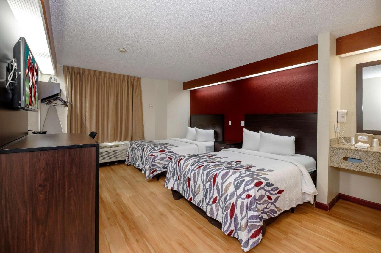 Chesapeake Inn And Suites Lexington Park Patuxent River Naval Air Station California Exterior photo