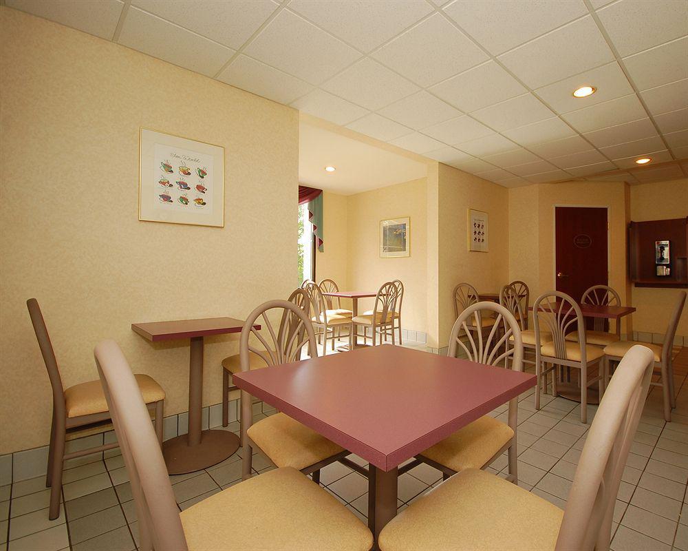 Chesapeake Inn And Suites Lexington Park Patuxent River Naval Air Station California Restaurant photo